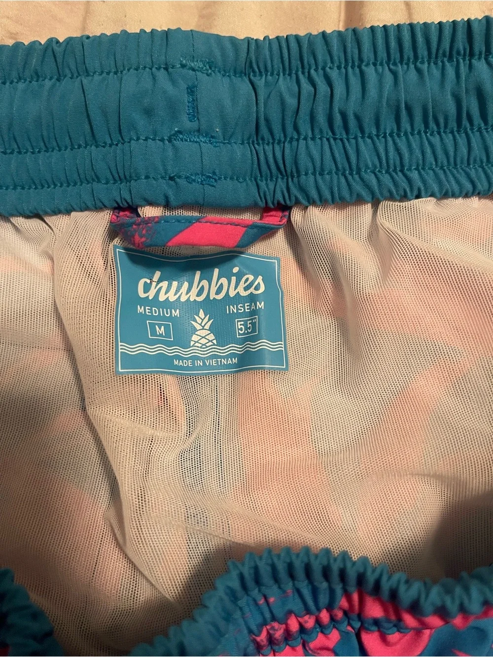 Chubbies Men’s 5.5 SwimTrunks Palm Springs Pink Blue Tropical Palm Leaf M